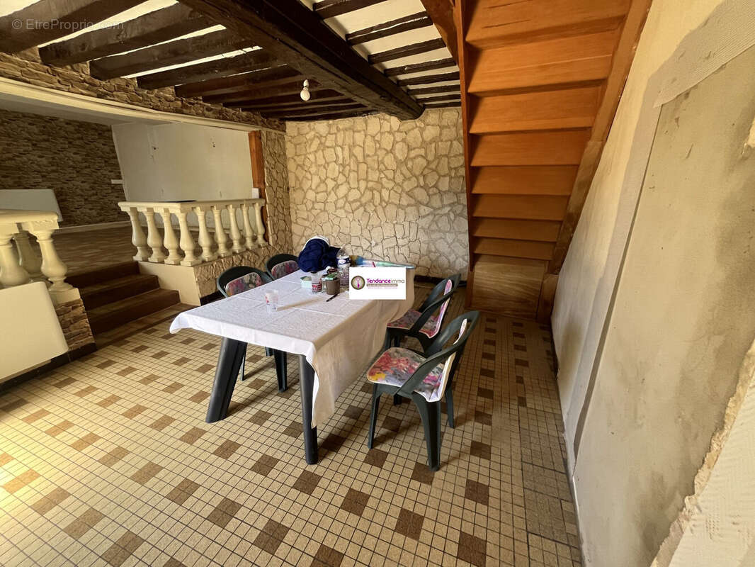 Maison 4 pièces 81 m² à vendre à Mortagne-Au-Perche (61400) - photo 5