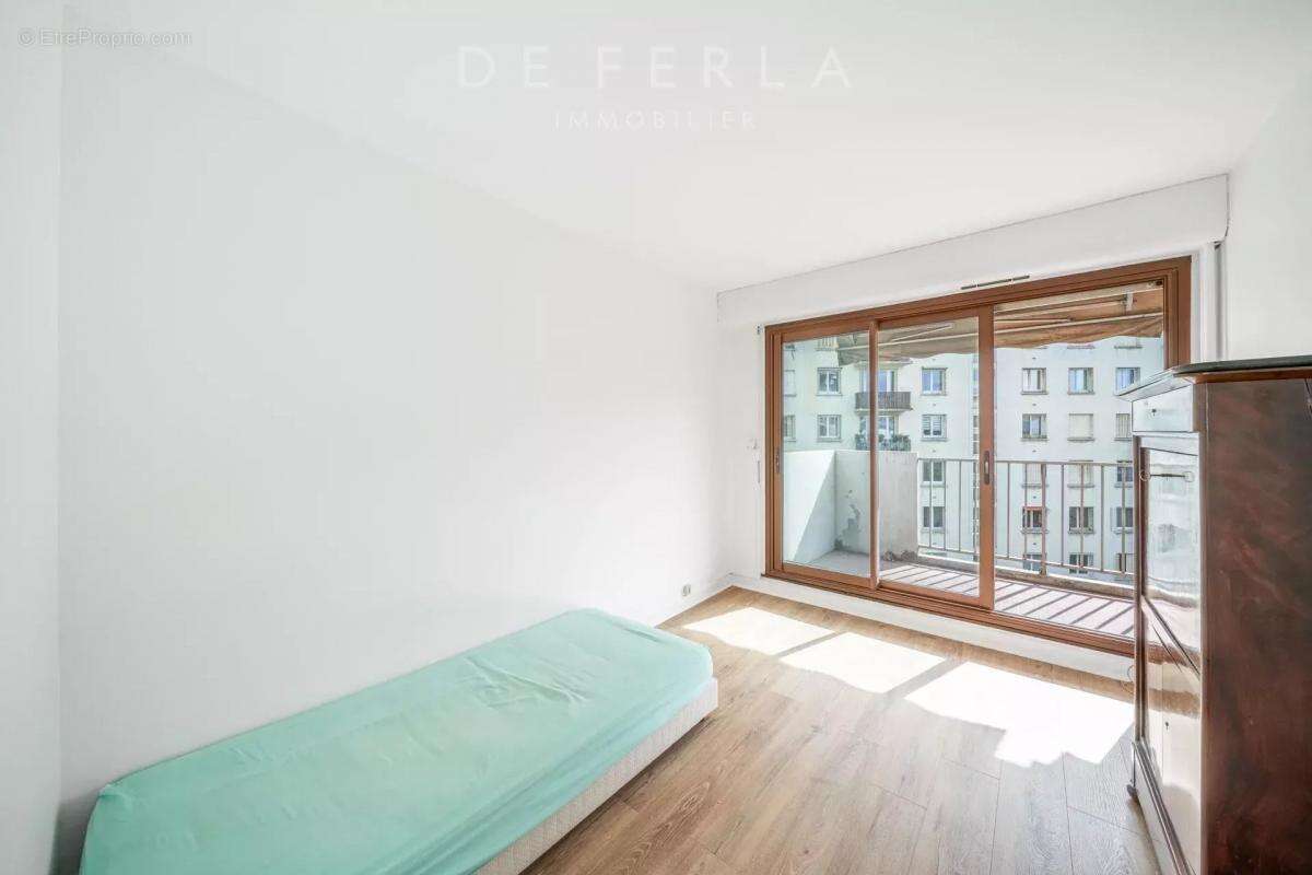 Appartement à PARIS-15E