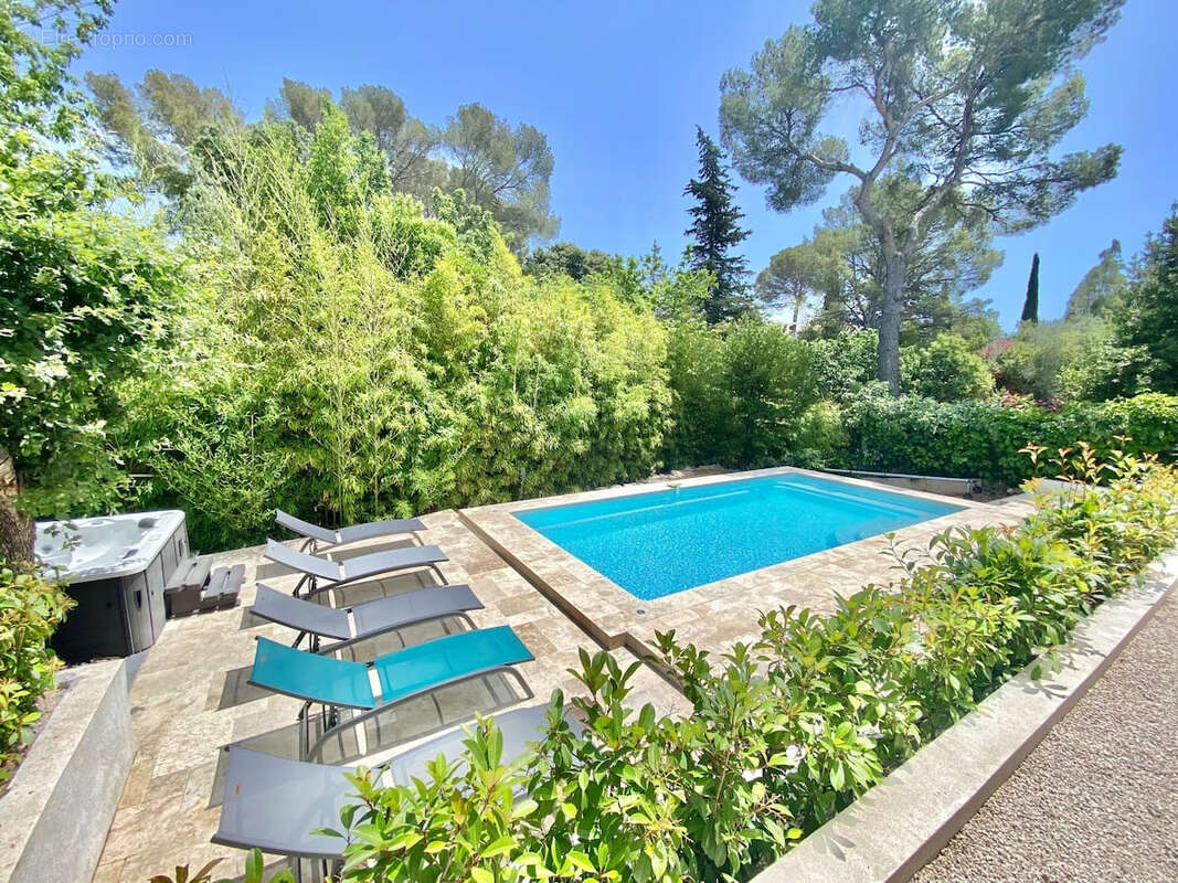 Villa  250 m2  4 chambres et une dependance frejus - photo 2
