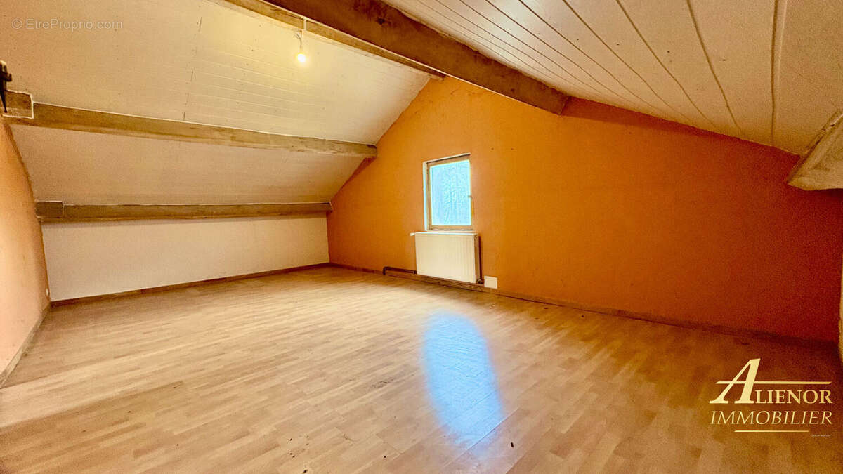 Maison à SAINT-ASTIER