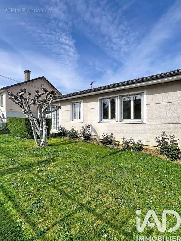 Maison 81 m² à Combs-La-Ville  - photo 2