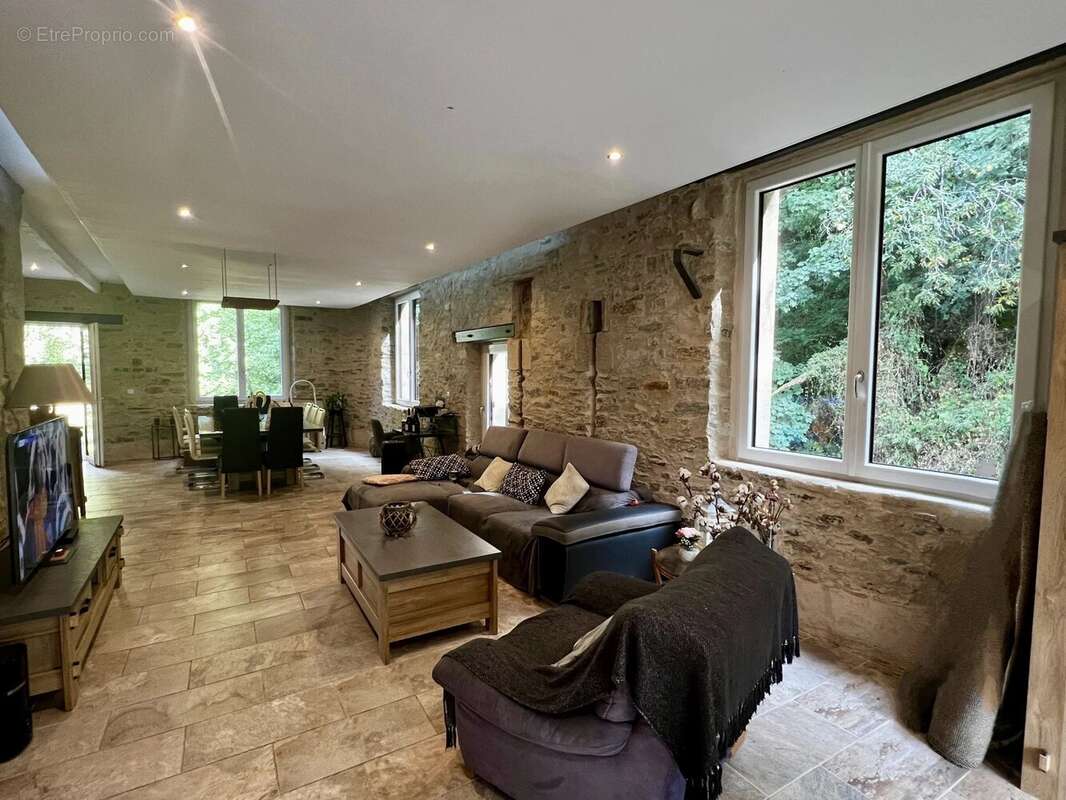 Maison à AIXE-SUR-VIENNE