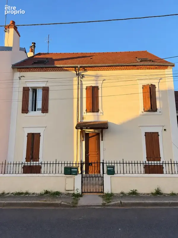 Appartement à YZEURE