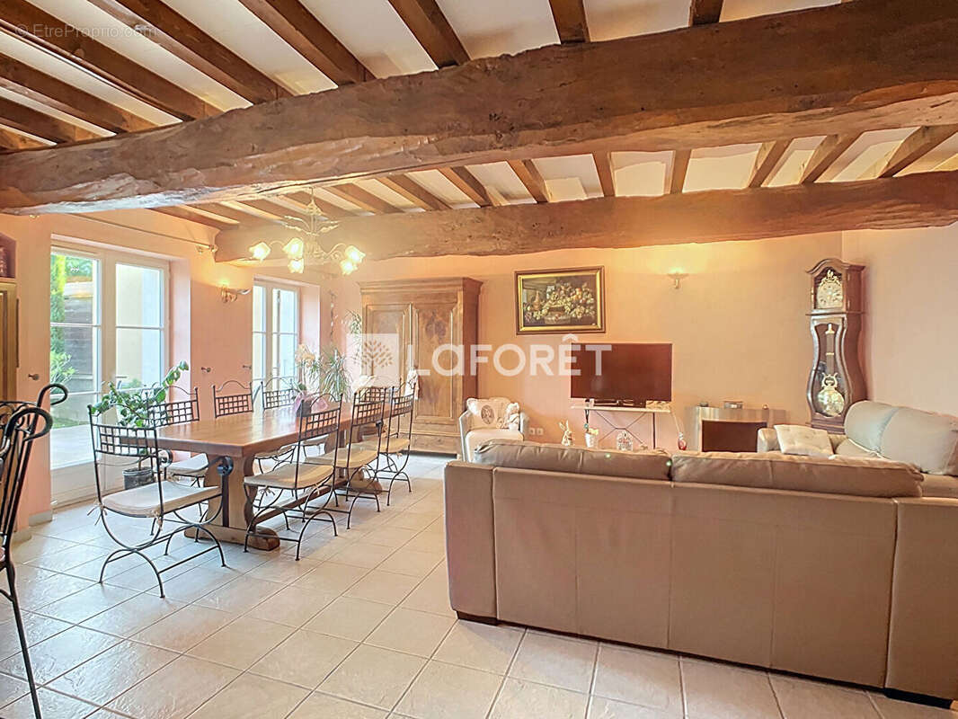 Maison à MONTMERLE-SUR-SAONE