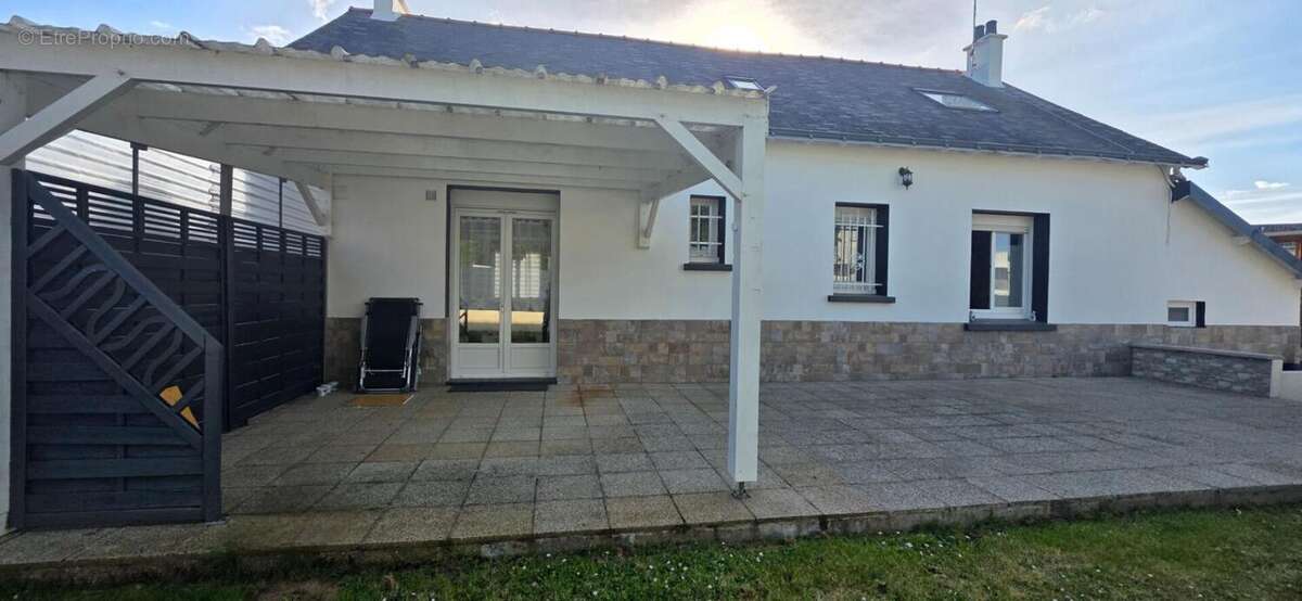 Maison à DONGES