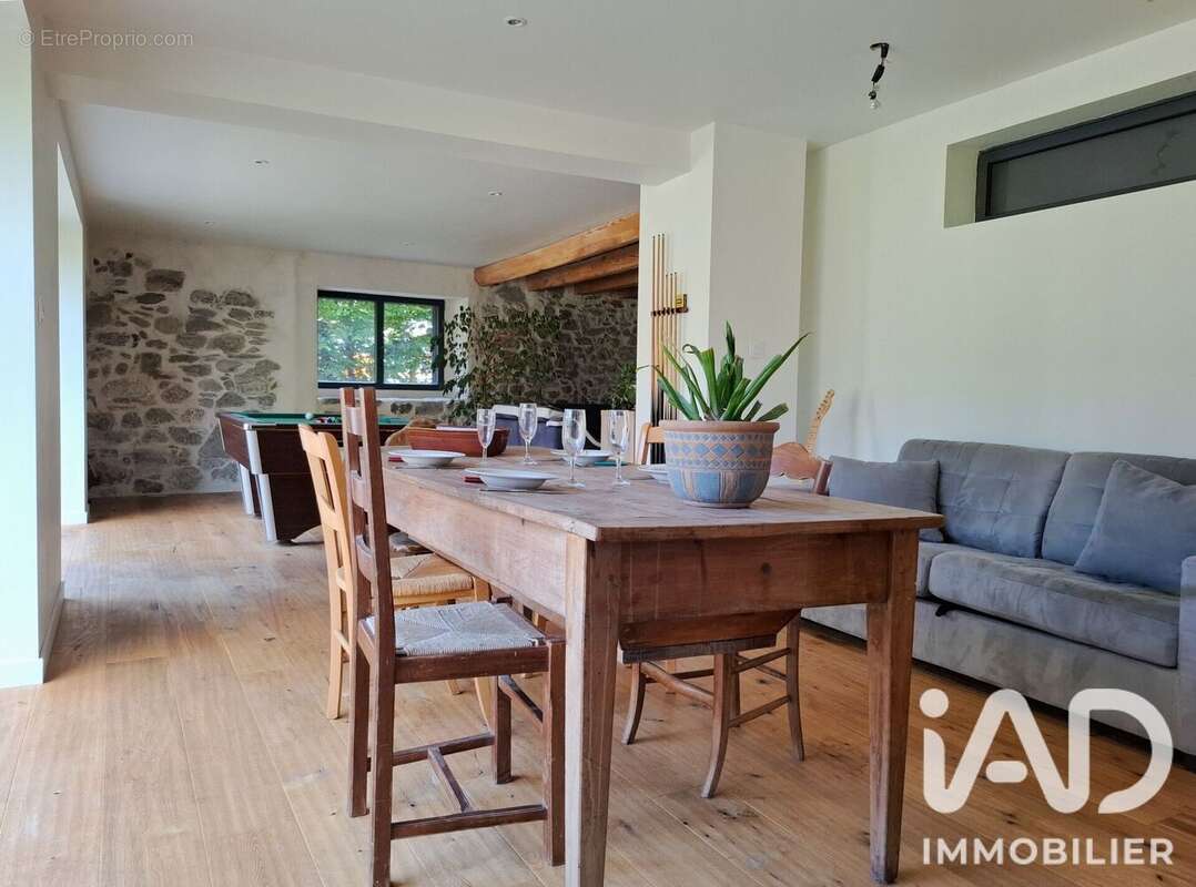 Maison 317 m² à Vinzier  - photo 6