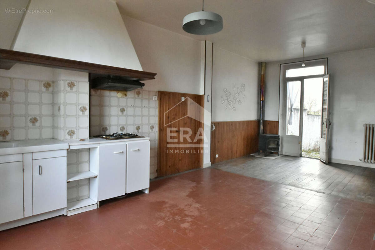 Maison à MAREIL-LE-GUYON