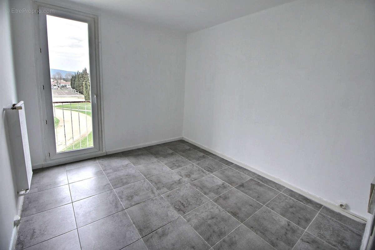 Appartement à PIERRELATTE