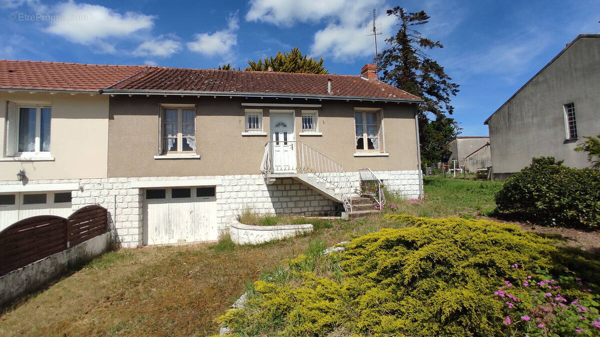 Maison à THURE