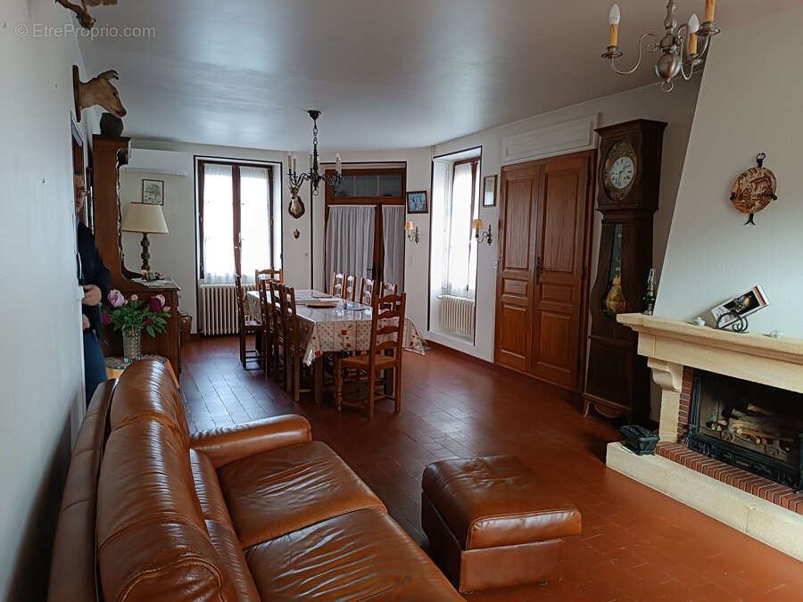 Maison à OUROUER-LES-BOURDELINS