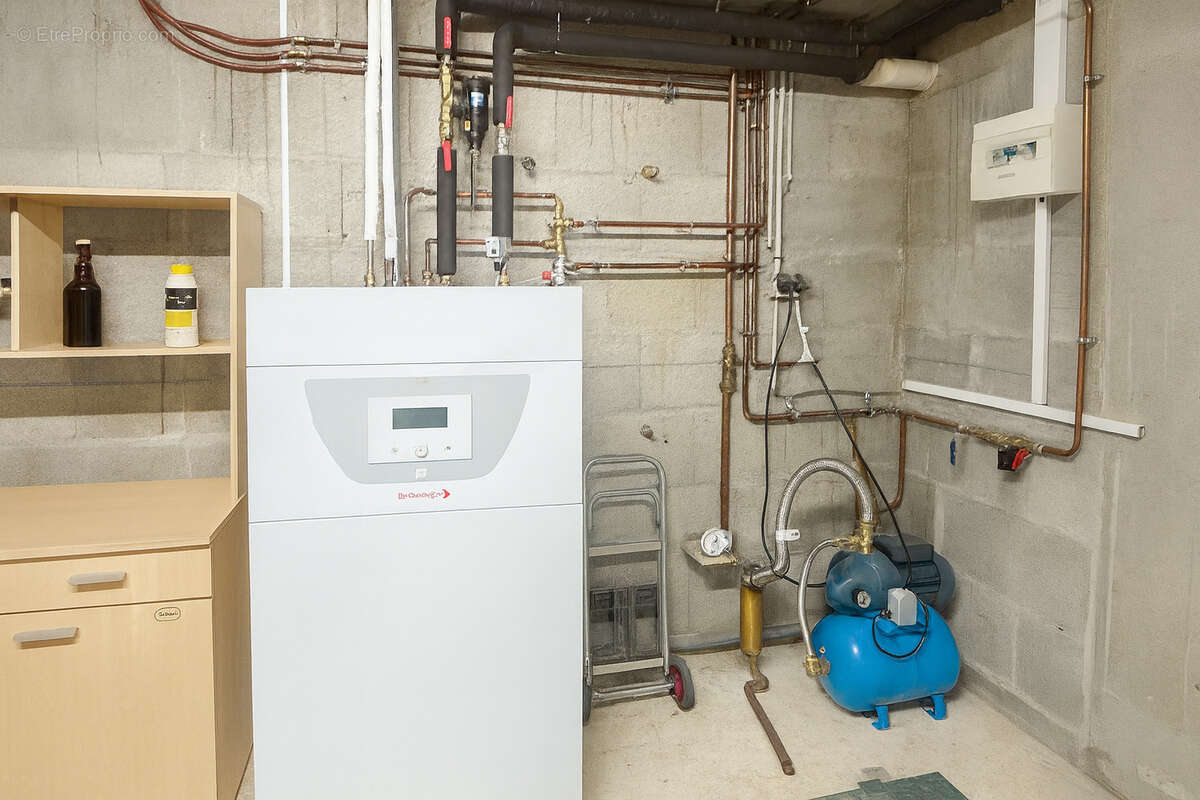 Maison à COMMELLE-VERNAY