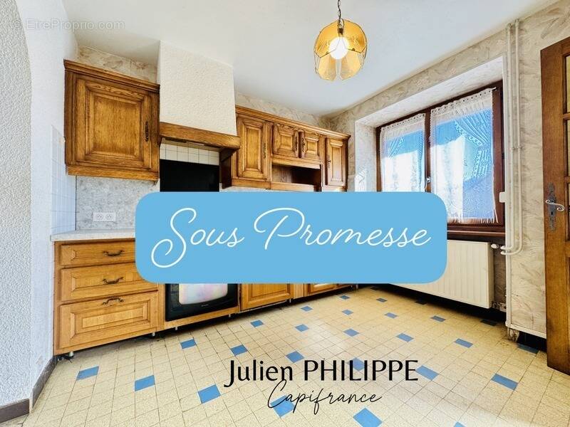 Maison à SAINT-LAURENT-DU-CROS