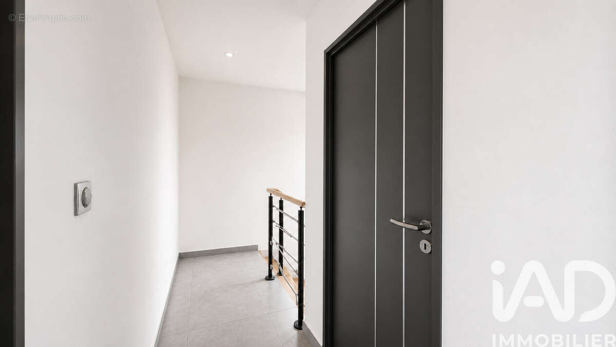 Maison 149 m² à Migne-Auxances  - photo 7