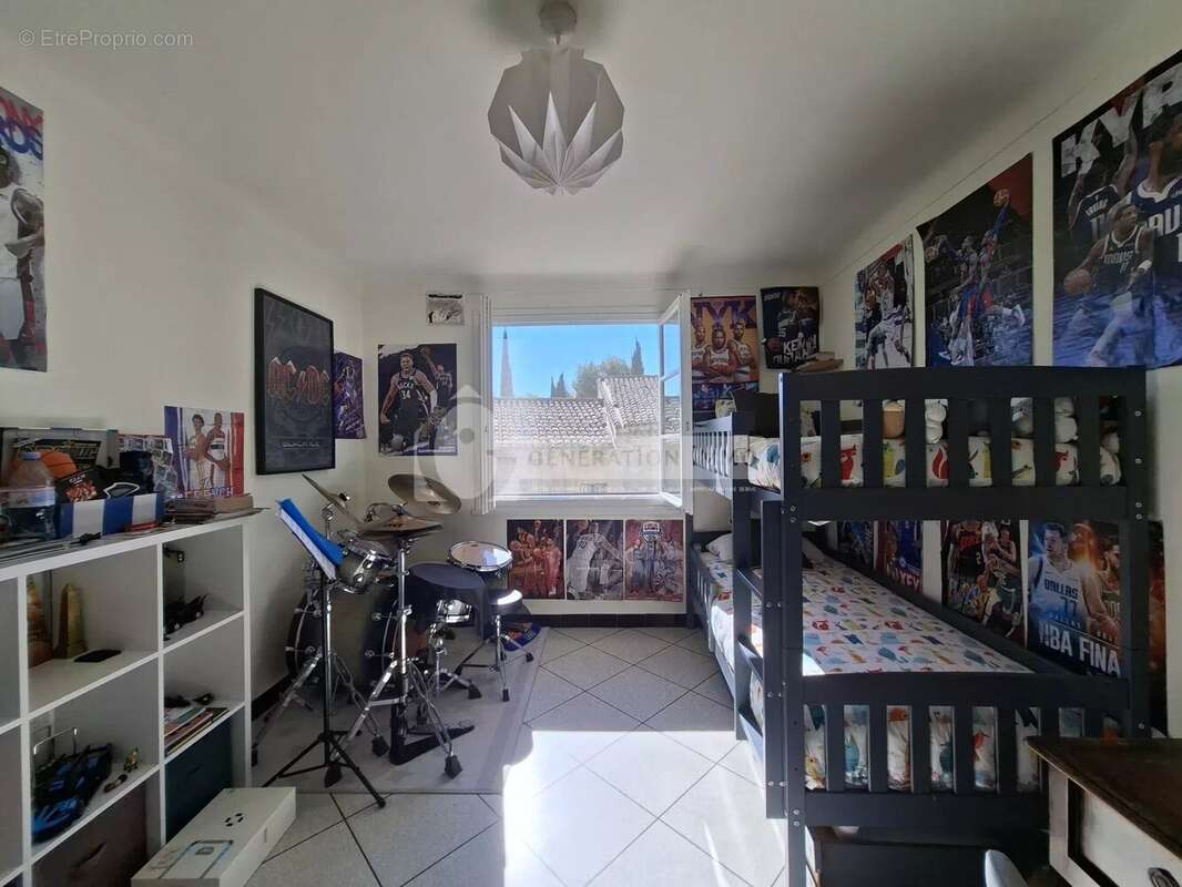 Maison à FONTVIEILLE