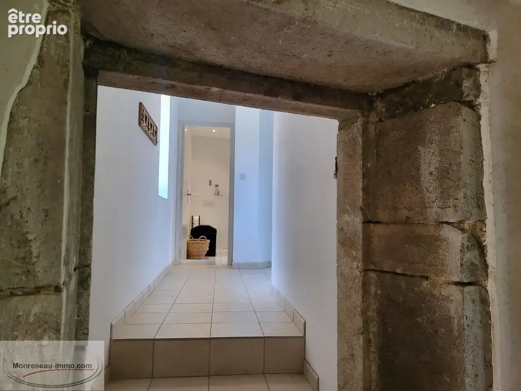 Propriété de Village avec cour, dépendances et jardin... - photo 9