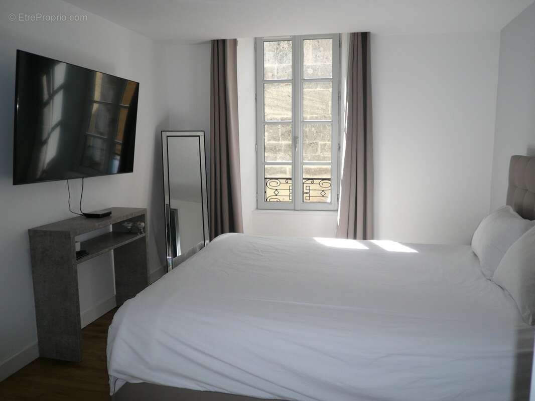  COGNAC Rue Piétonne IMMEUBLE de RAPPORT Local Commercial et Appartement  - photo 13