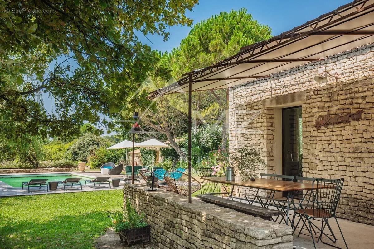 Maison à GORDES