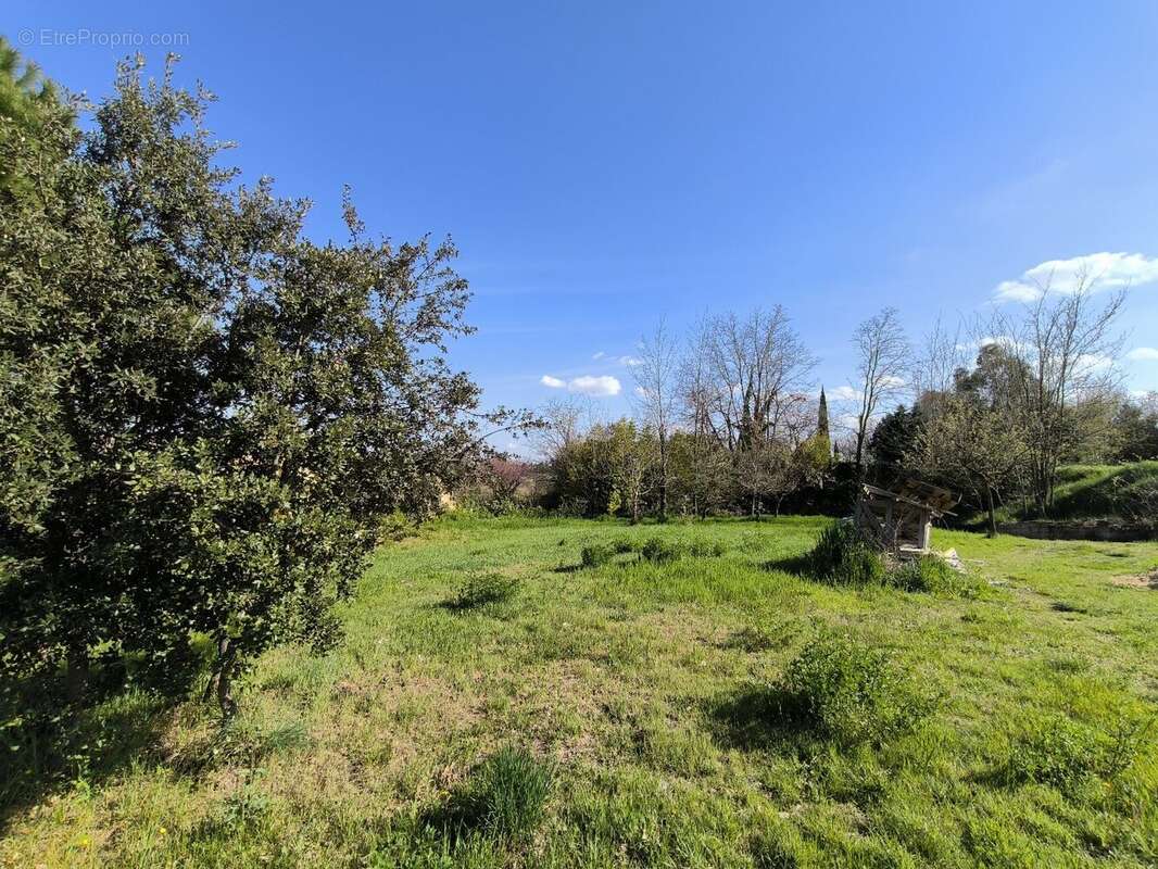 Terrain à UZES