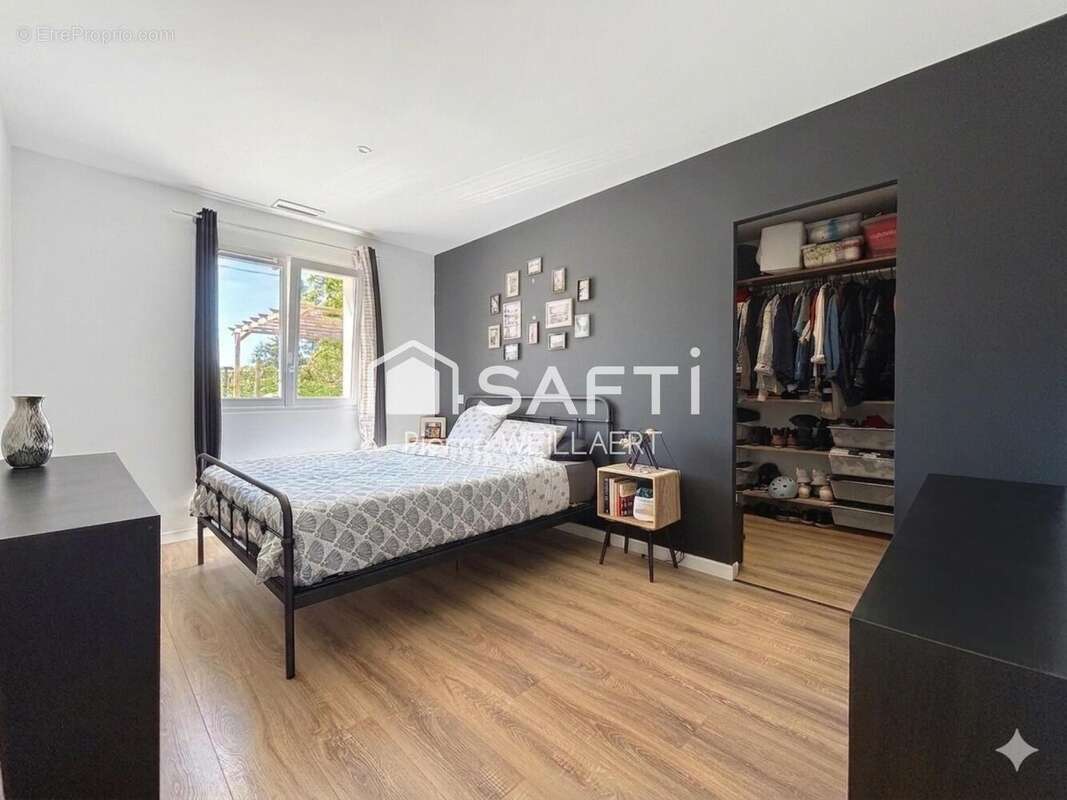 Maison 122 m² à Jaillans  - photo 6