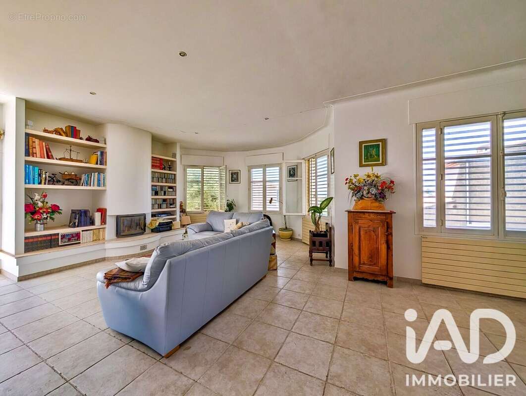 Maison 258 m² à Cagnes-Sur-Mer  - photo 8