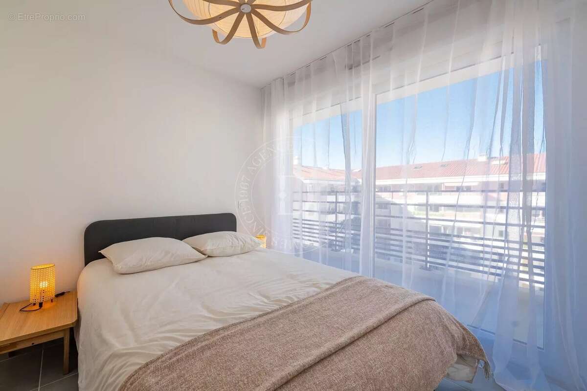Nice – Port  Appartement neuf 3 pièces à deux pas du port et de la mer - photo 3
