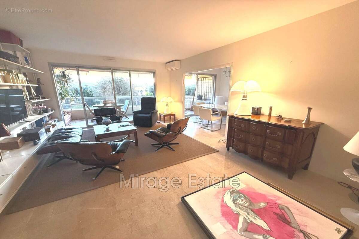 Appartement à ROQUEBRUNE-CAP-MARTIN