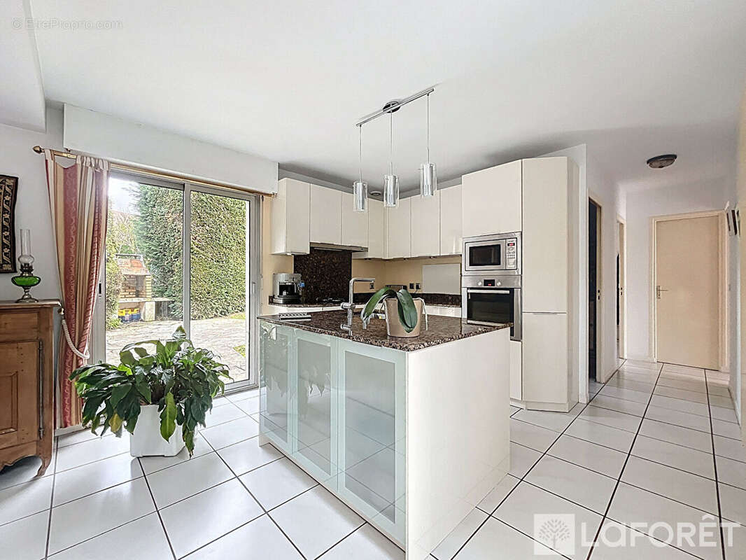 Maison à LA VILLE-DU-BOIS