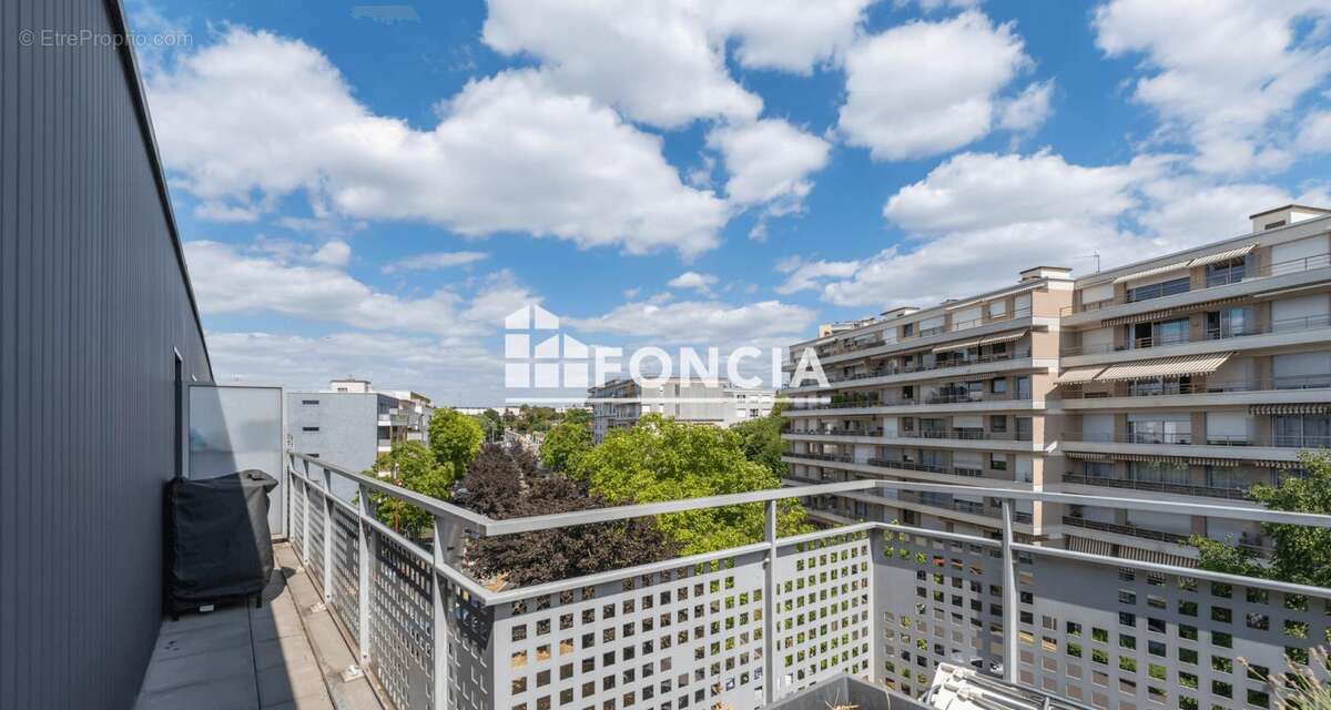 Appartement coup de cœur – Dernier étage avec exceptionnelle terrasse de 45 m² ! - photo 2