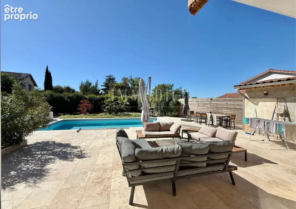 Maison de caractère rénovée avec piscine à Genouilleux. - photo 4
