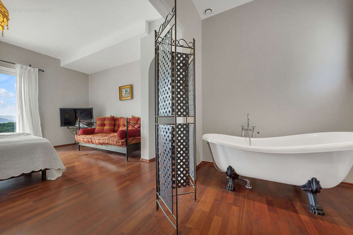 Maison à MOUANS-SARTOUX