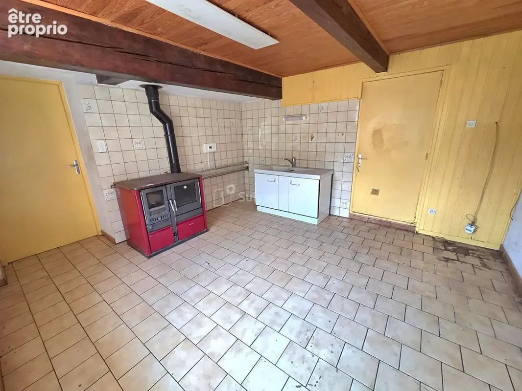Ancien corps de ferme 5 pieces 93.7 m² sur terrain de 18.87 ares 119000 euros - photo 2