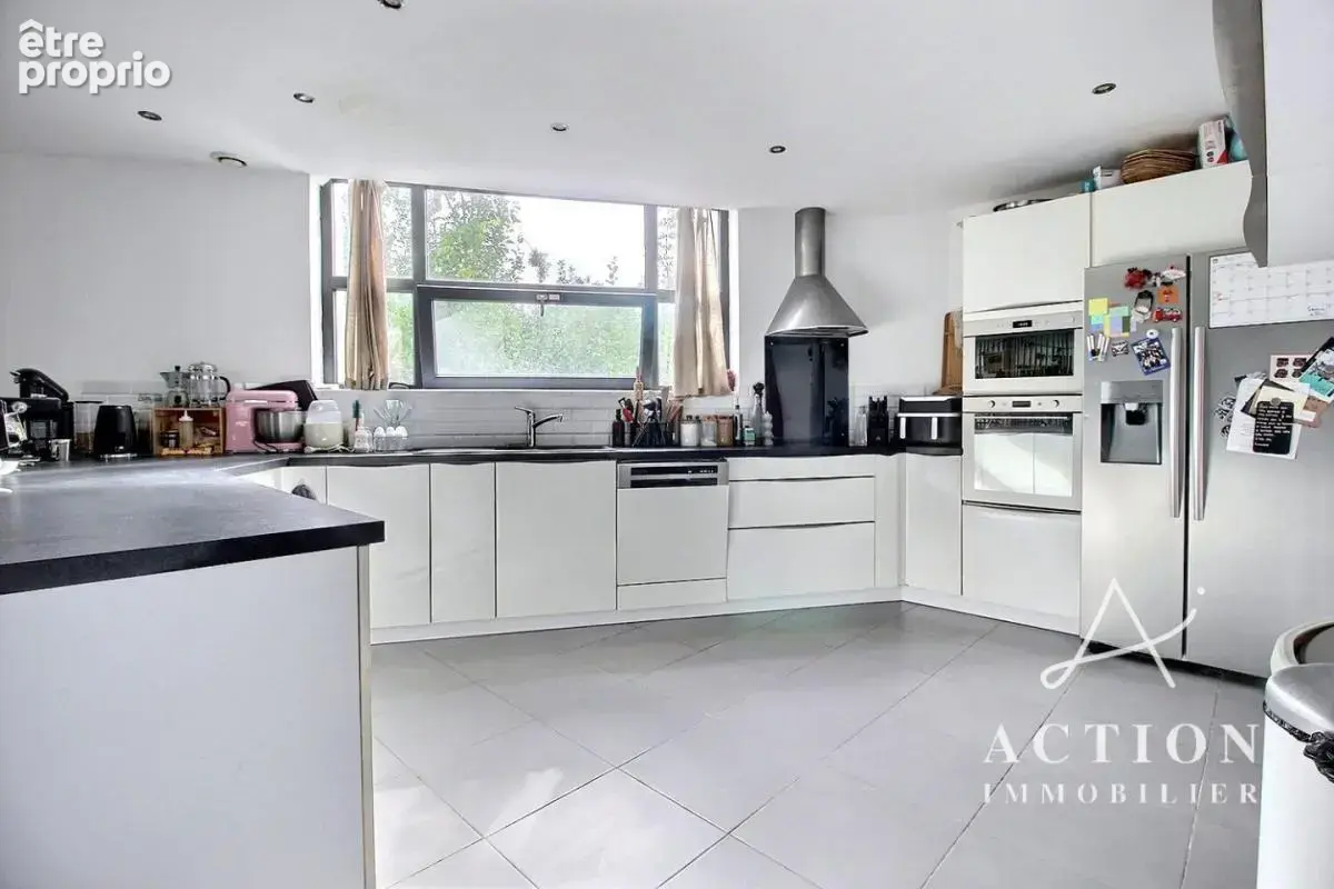 Loft unique de 135 m² – Volume, lumière, extérieur cocooning et parking - photo 11