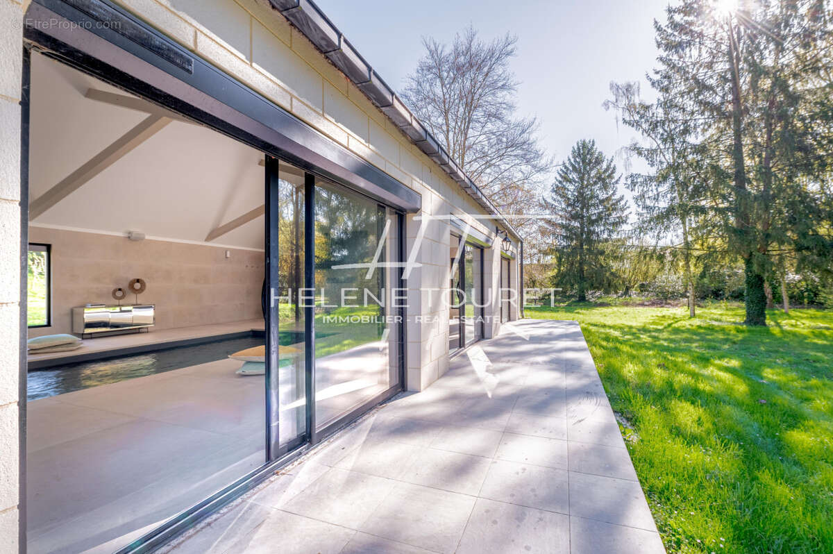 Maison à FONTAINE-CHAALIS