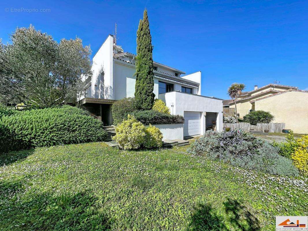 Maison à RAMONVILLE-SAINT-AGNE