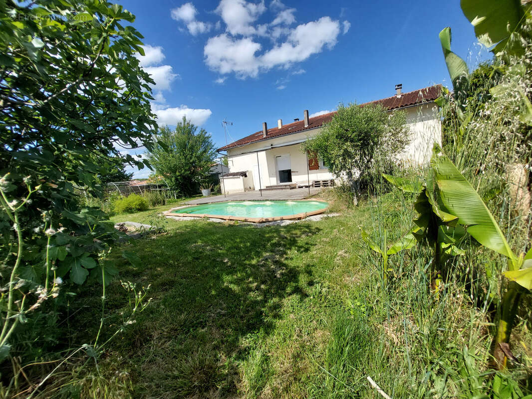 Marssac, Maison 3 pièces de 111m2 et un studio indépendant de 25m2, garages et jardin - photo 8