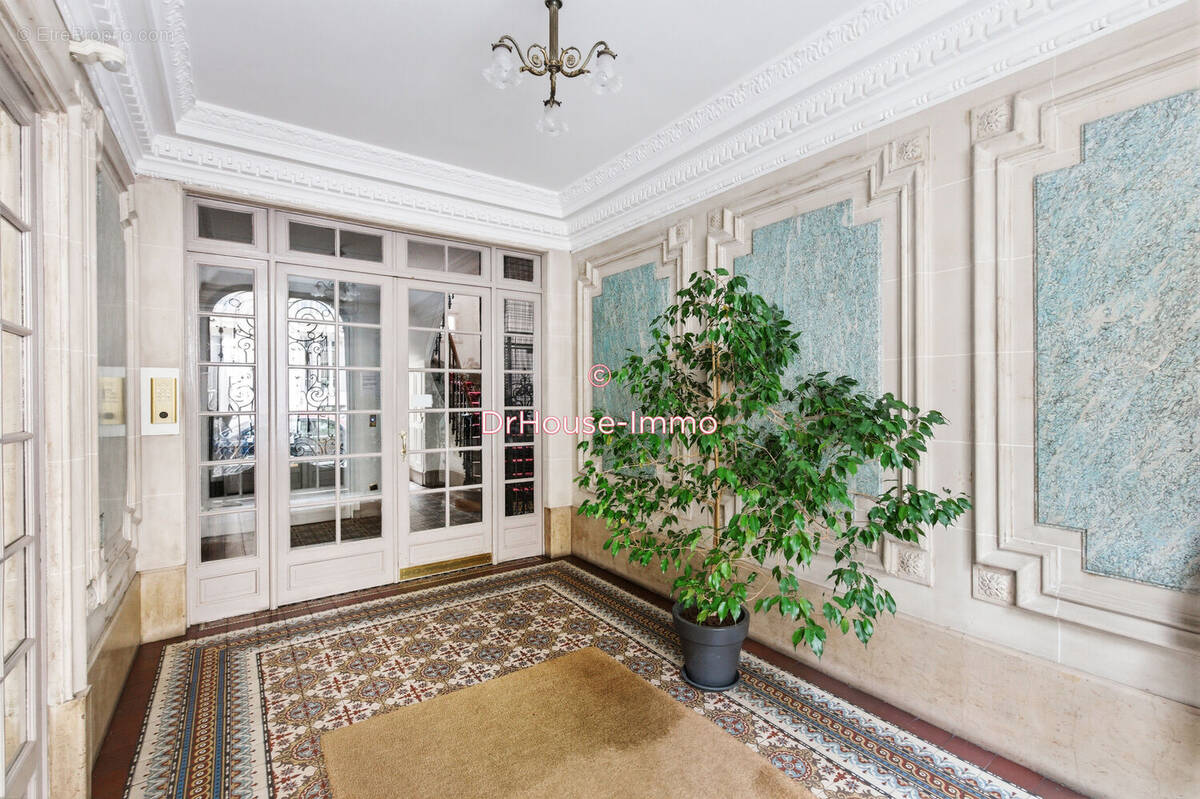 Appartement à PARIS-17E