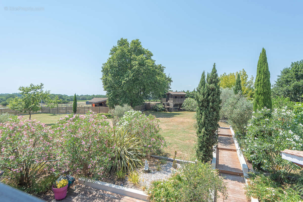 Charmante maison en pierre - 315m2 - creon - photo 24