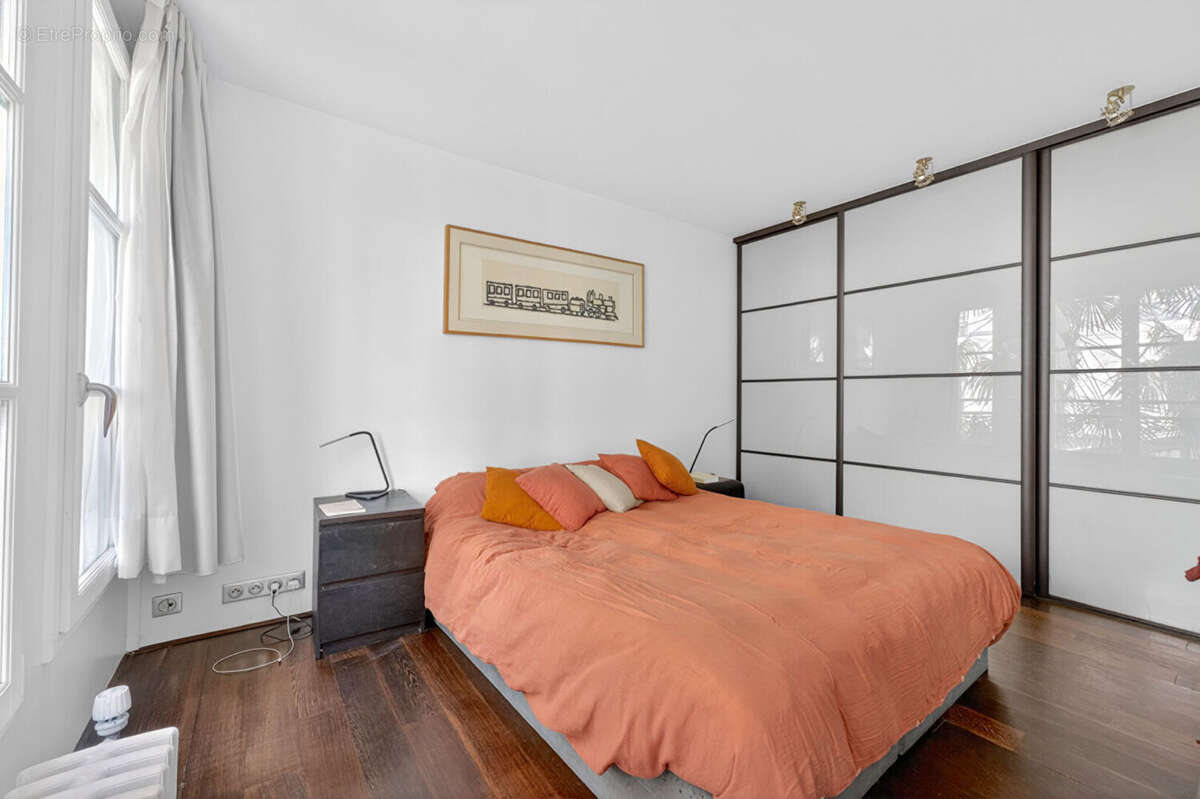 Appartement à PARIS-2E