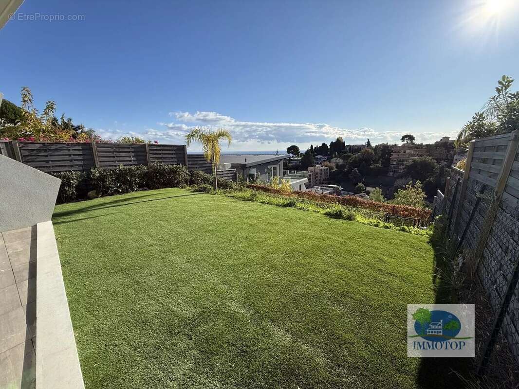 Appartement à ROQUEBRUNE-CAP-MARTIN