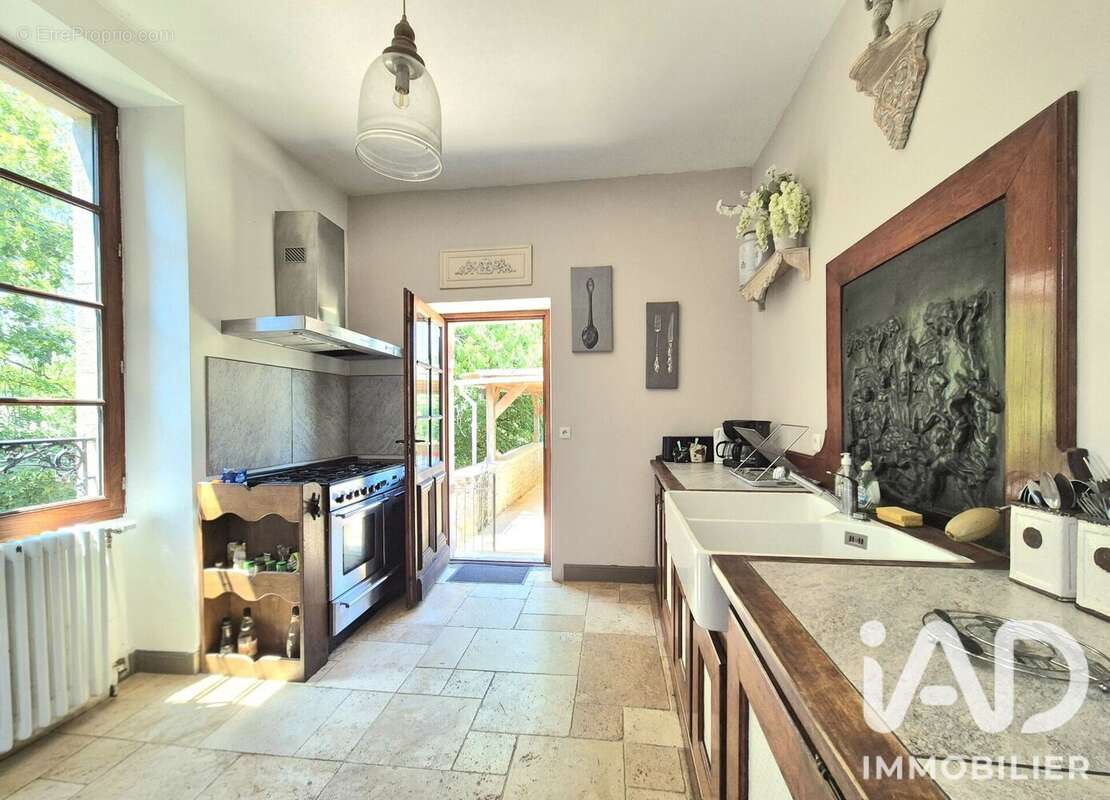 Maison 300 m² à Vayrac  - photo 8