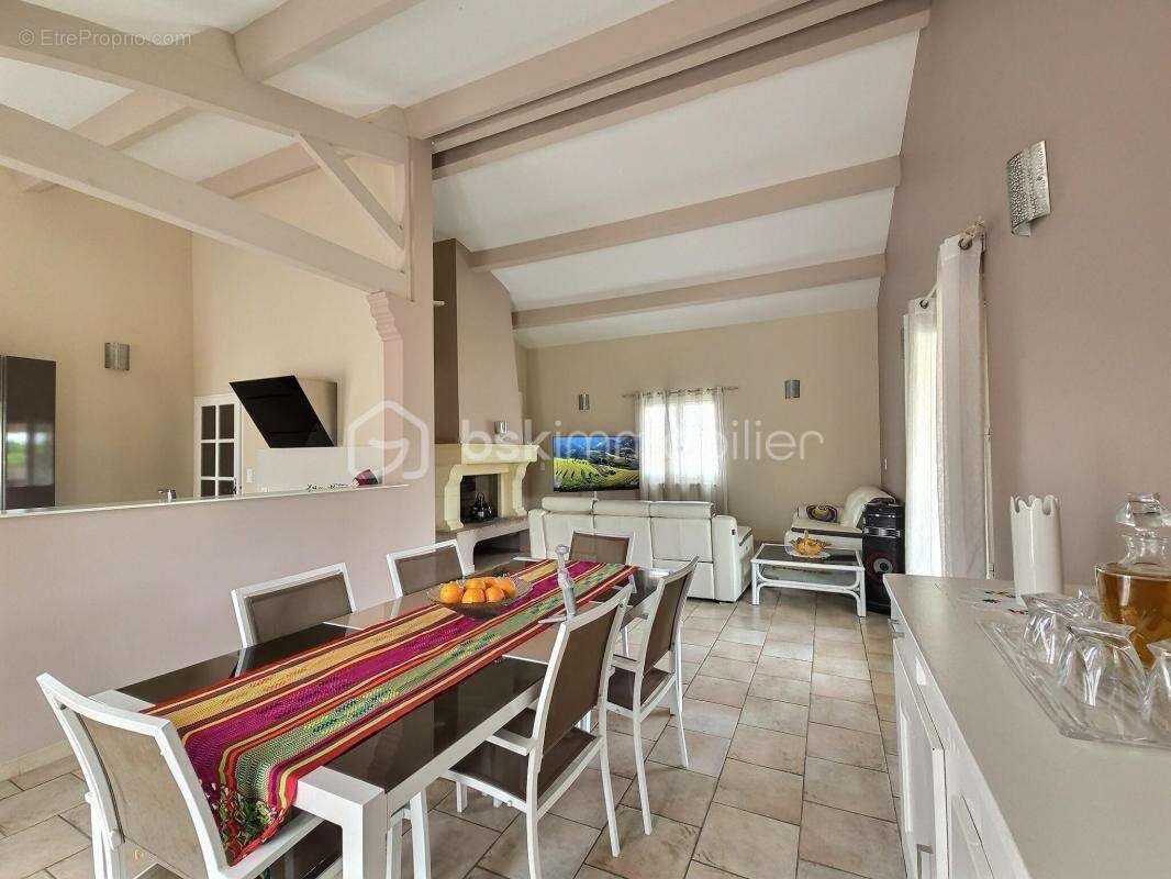 Maison à CLARENSAC
