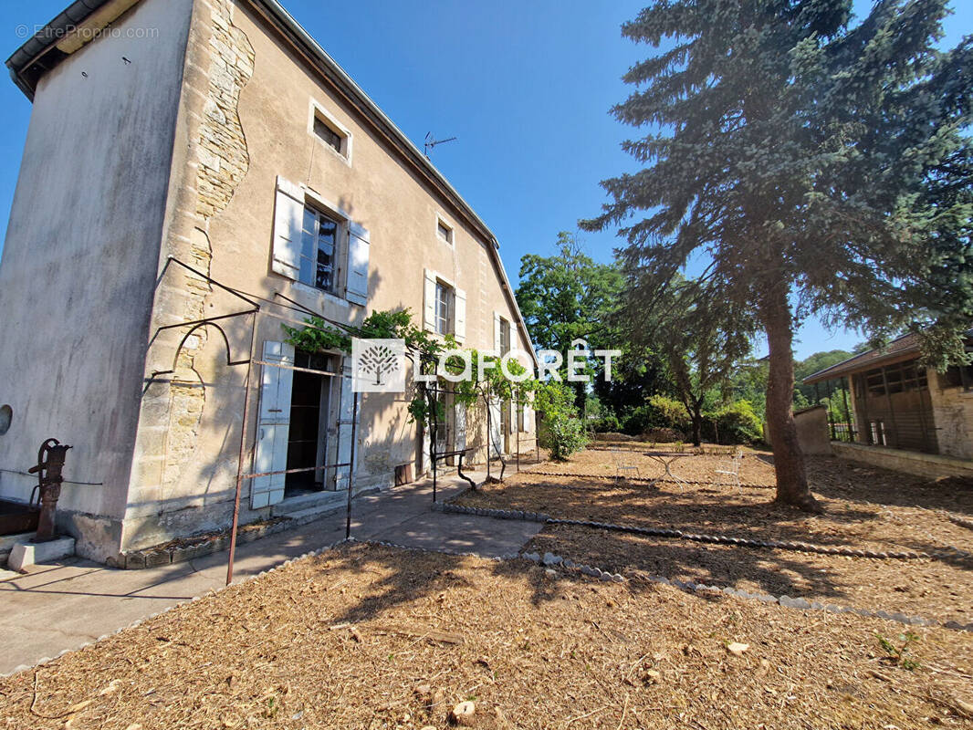 Maison à DAMPIERRE-SUR-SALON