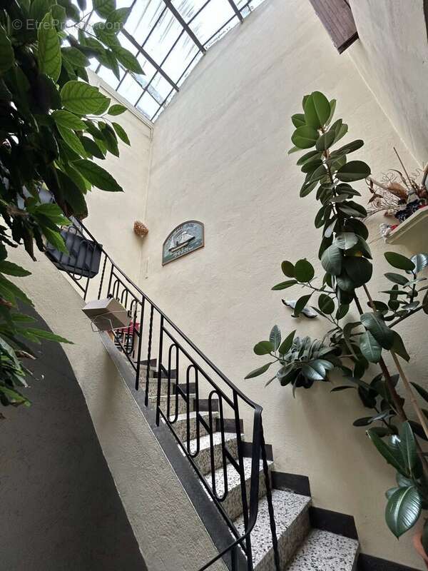 Appartement à PEZILLA-LA-RIVIERE