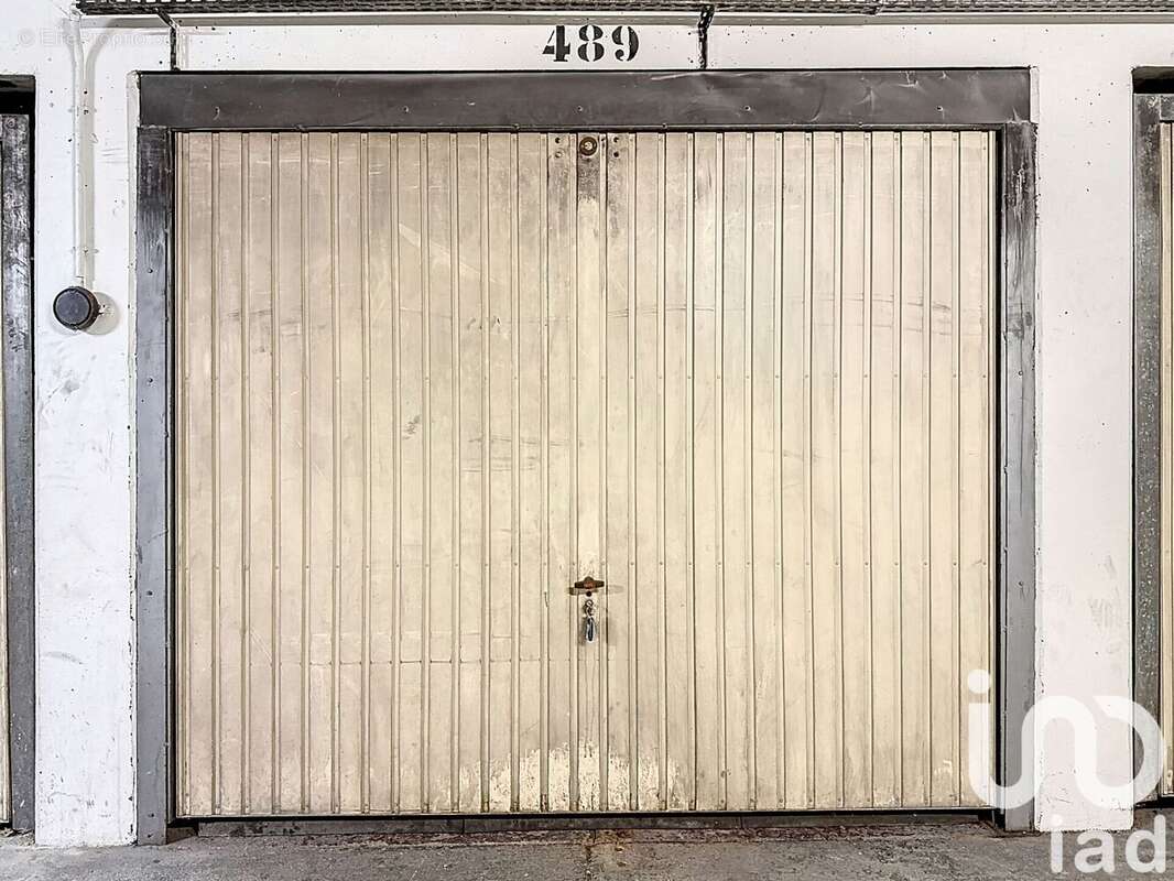 Photo 3 - Parking à LES MUREAUX