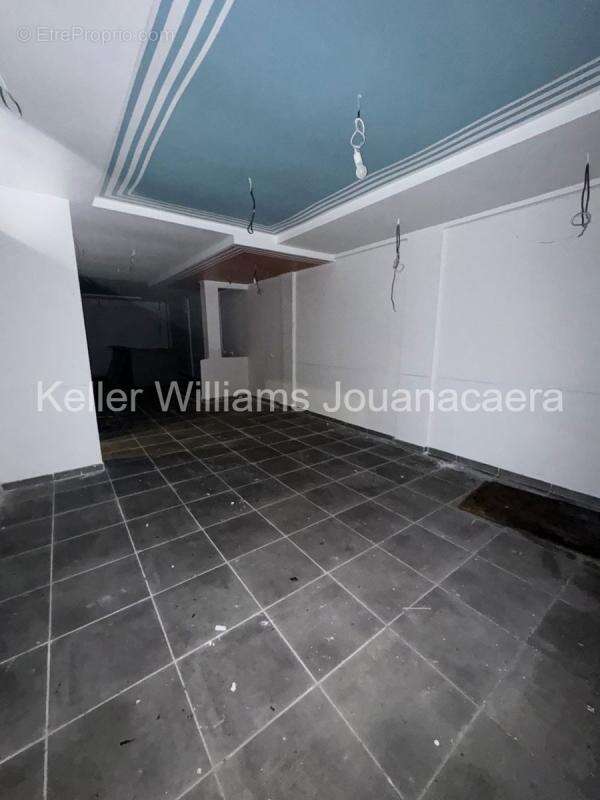 Commerce à FORT-DE-FRANCE