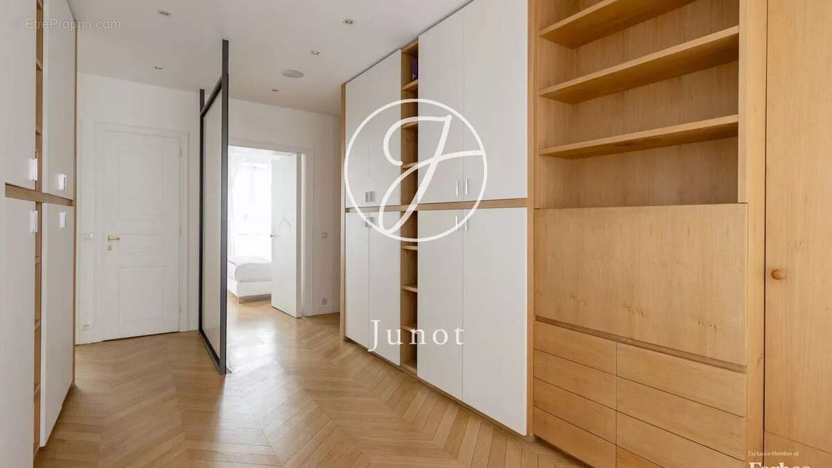 Appartement à PARIS-6E