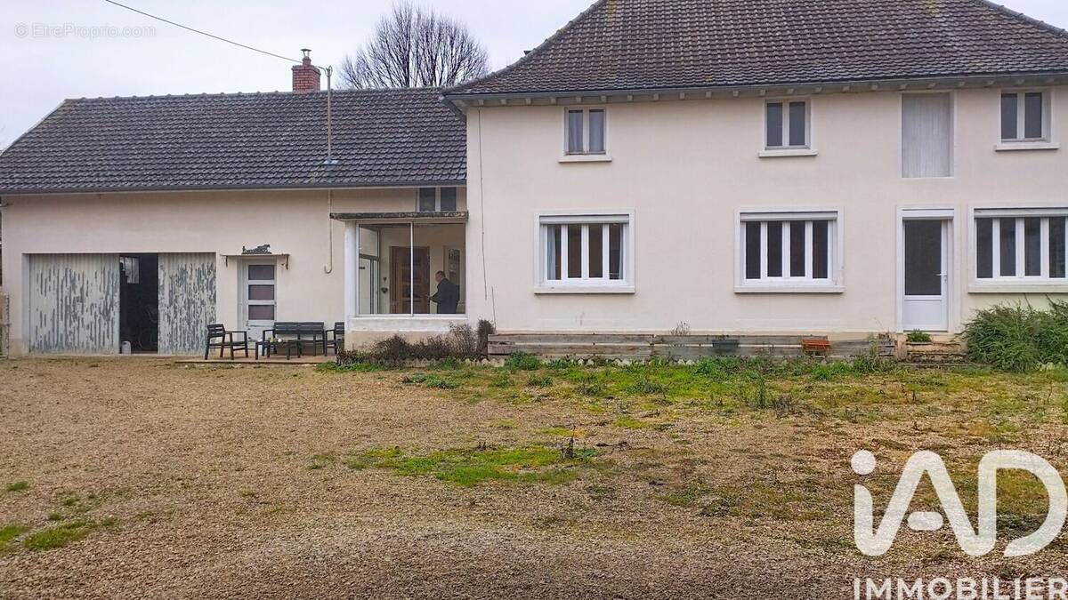 Photo 1 - Maison à DAMPIERRE