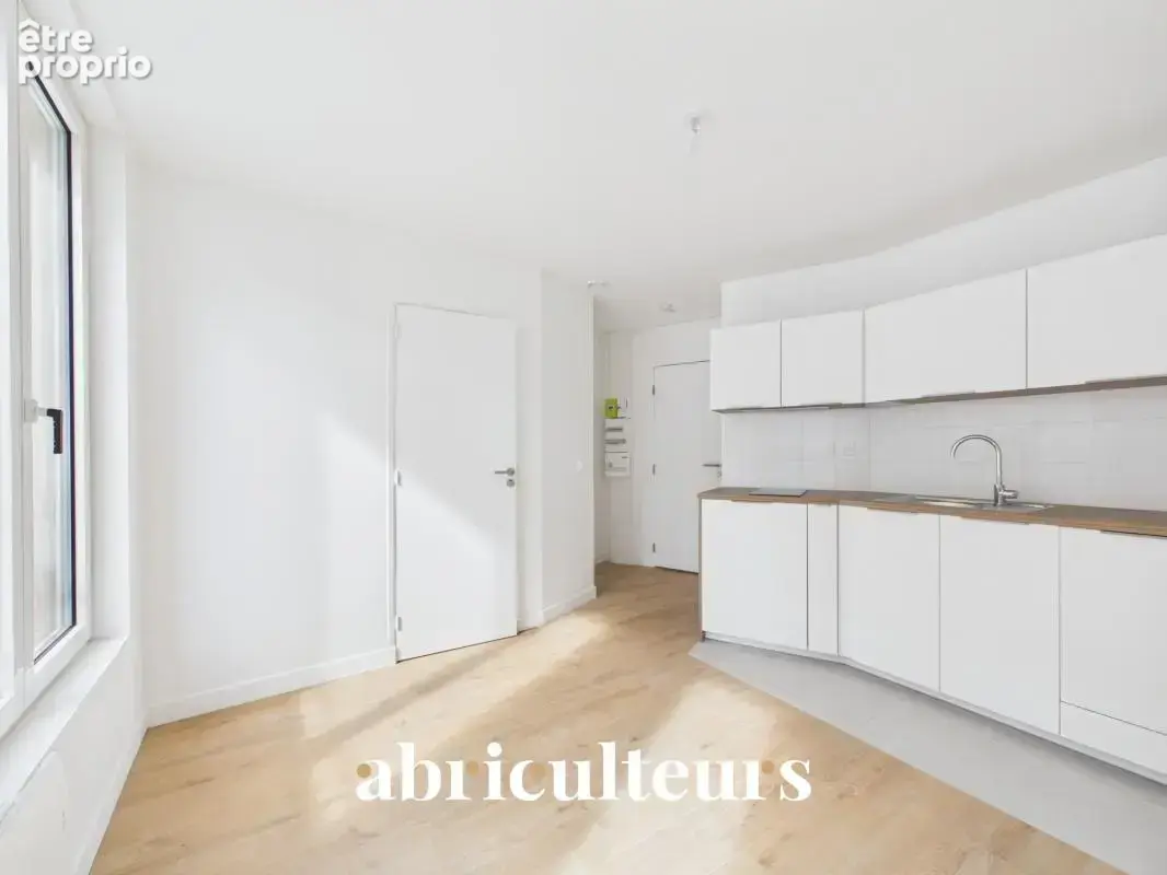 Charmant Appartement T2 rénové avec prestations de qualité dans le 18ème arrondissement - photo 4