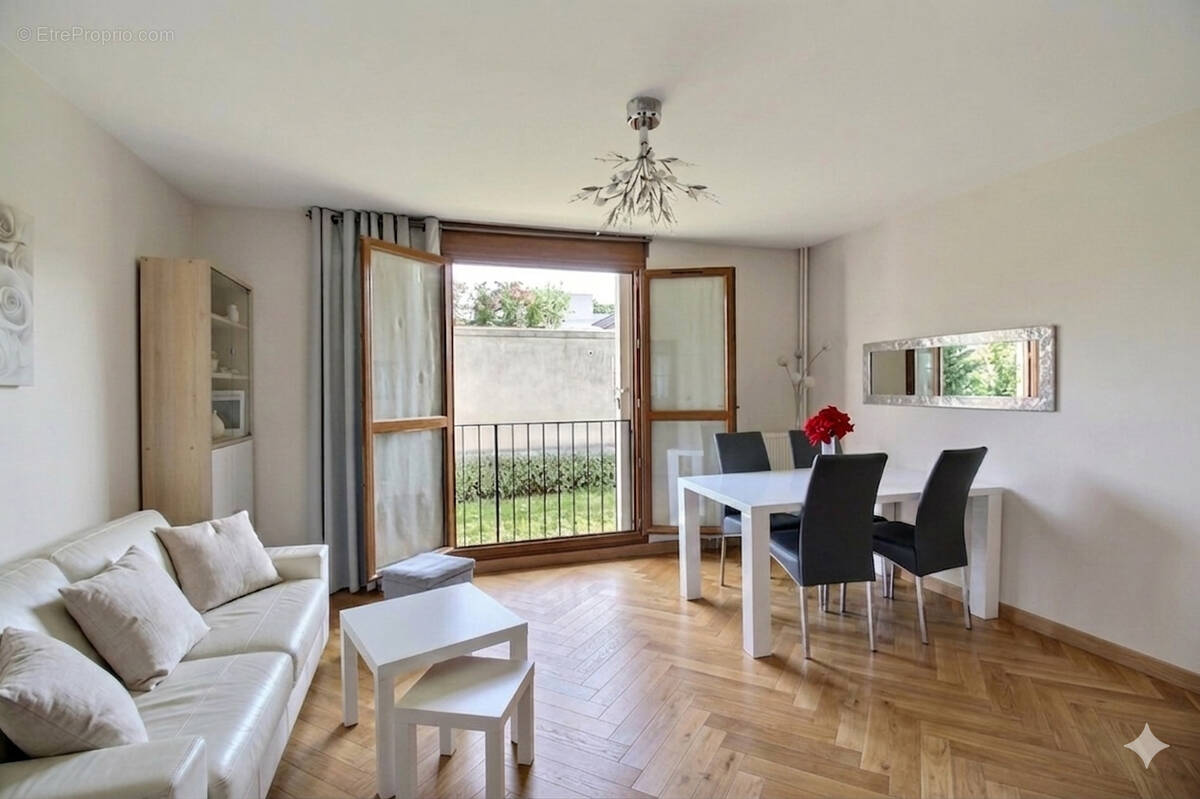 Appartement à NANTERRE
