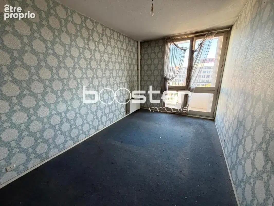 Toulouse Roseraie – Vaste 3 Pièces traversant entièrement à rénover avec balcon, en étage élevé avec ascenseur et vue dégagée, e - photo 3